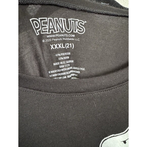 Peanuts‎ Junior Womens Black Snoopy & Charlie Brown Halloween Tee Shirt - Picture 2 of 4